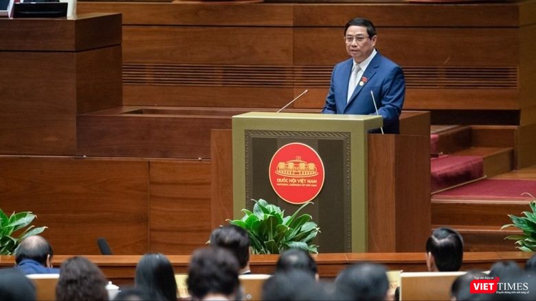 Thủ tướng Phạm Minh Chính báo cáo kết quả thực hiện kế hoạch phát triển kinh tế - xã hội năm 2023 và dự kiến kế hoạch phát triển kinh tế - xã hội năm 2024.