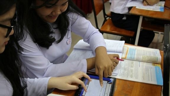 hs trai nghiem tuong tac bai giang tren thiet bi cong nghe.jpg