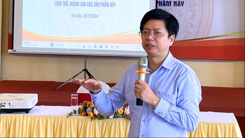 mr Khoa kham chua benh.jpg