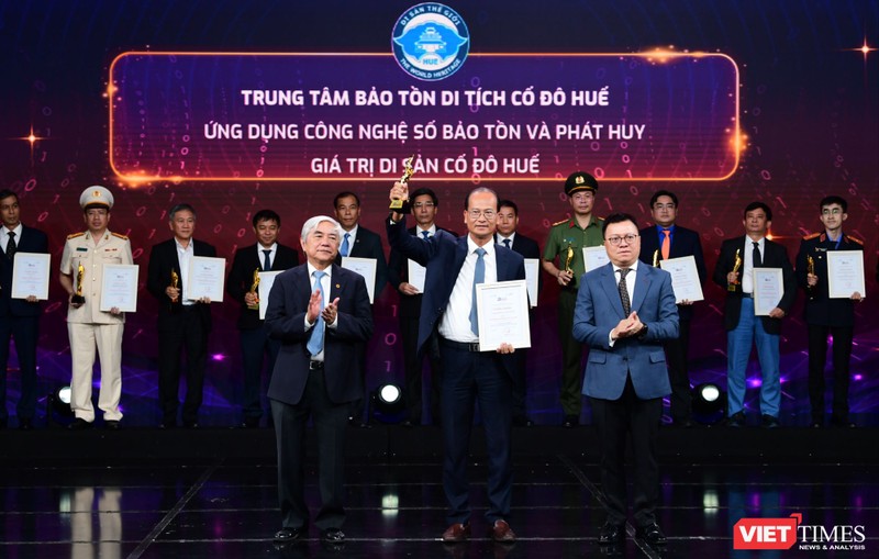 Hoang Viet Trung.jpg