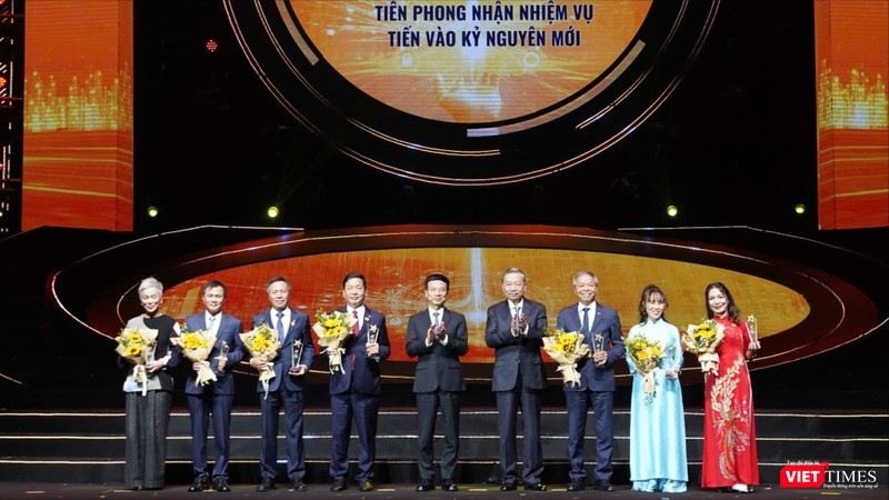 vt_doanh nghiep CNS.jpg