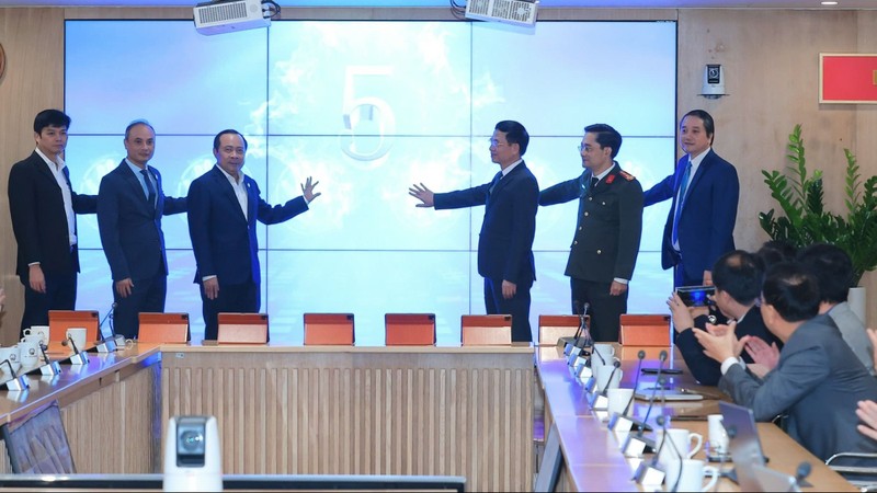 he thong thong tin.jpg