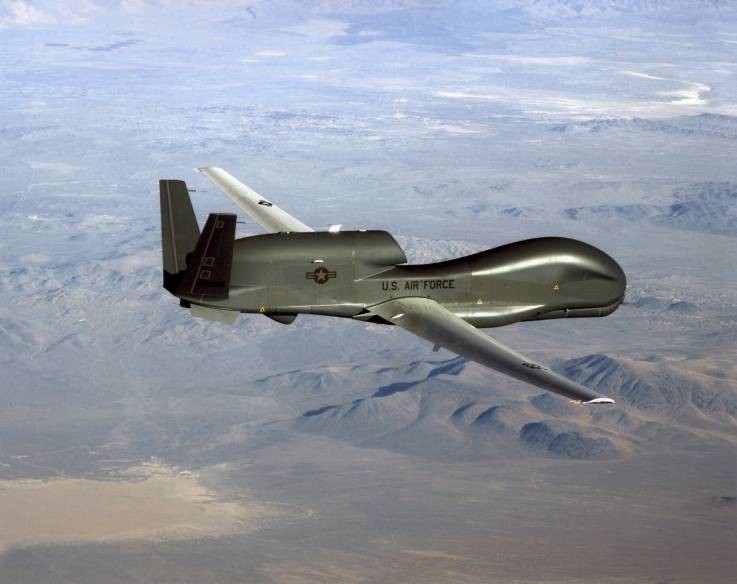 Máy bay do thám không người lái RQ-4 Global Hawk của hải quân Mỹ bị bắn hạ mới đây (Ảnh: Newsweek) Máy bay do thám không người lái RQ-4 Global Hawk của hải quân Mỹ bị bắn hạ mới đây (Ảnh: Newsweek)
