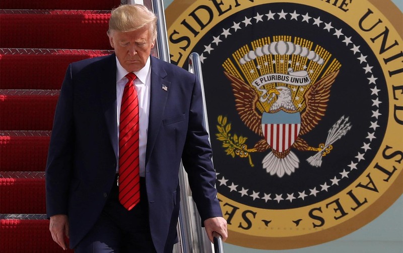 Ông Bannon nói rằng chính quyền Trump không nên coi nhẹ nỗ lực luận tội của phe Dân chủ (Ảnh: The Nation)