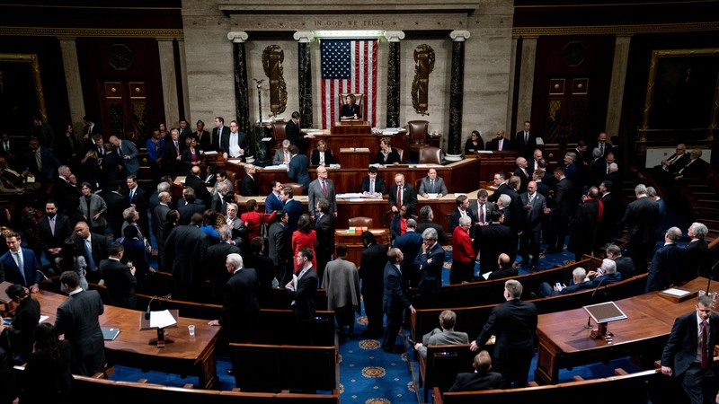 Hạ viện Mỹ thông qua 2 điều khoản luận tội ông Trump bao gồm lạm dụng quyền lực và cản trở Quốc hội (Ảnh: NYTimes)