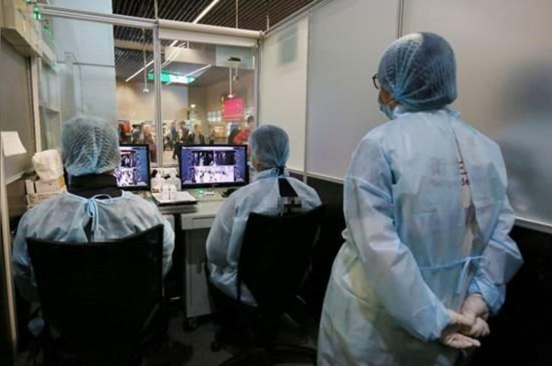 Nhà đầu tư hoảng loạn bán tháo, VnIndex mất gần 32 điểm khiến vốn hóa bốc hơi 5 tỷ USD ảnh 4 Chủng virus corona mới biến Macau thành "thành phố ma"