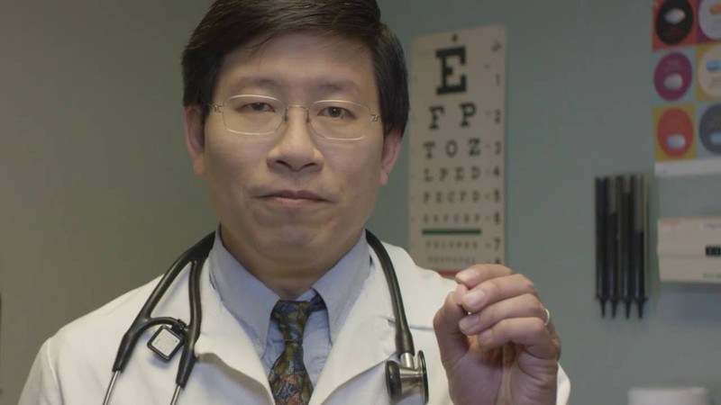 Tiến sĩ Otto Yang đưa ra những ý kiến về việc đeo khẩu trang ngừ COVID-19 (Ảnh: Mercury News)