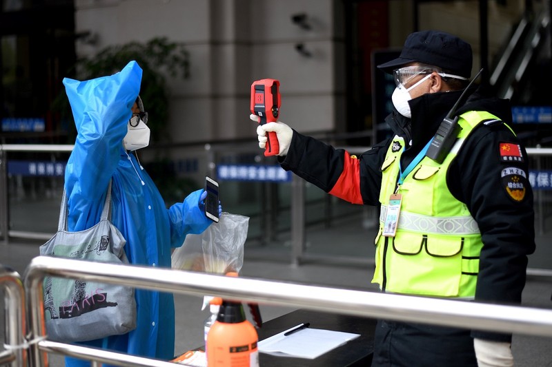 Nhiều nhà khoa học cho rằng WHO đã phớt lờ một số bằng chứng cho thấy virus corona lây qua không khí (Ảnh: The Statesman) Nhiều nhà khoa học cho rằng WHO đã phớt lờ một số bằng chứng cho thấy virus corona lây qua không khí (Ảnh: The Statesman)