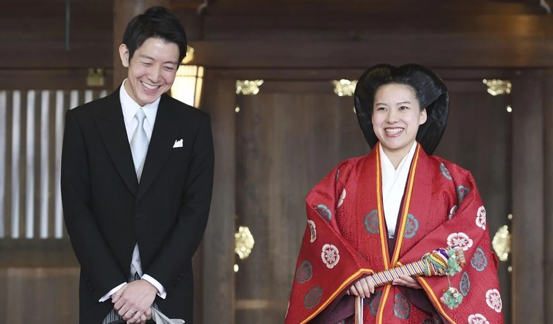 Công chúa Ayako cùng chồng Kei Moriya trong đám cưới năm 2018 tại thủ đô Tokyo (Ảnh: Kyodo)
