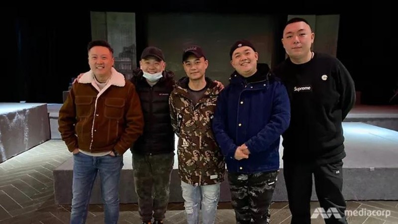 Li Yinglun cùng các đồng nghiệp (Ảnh: CNA)