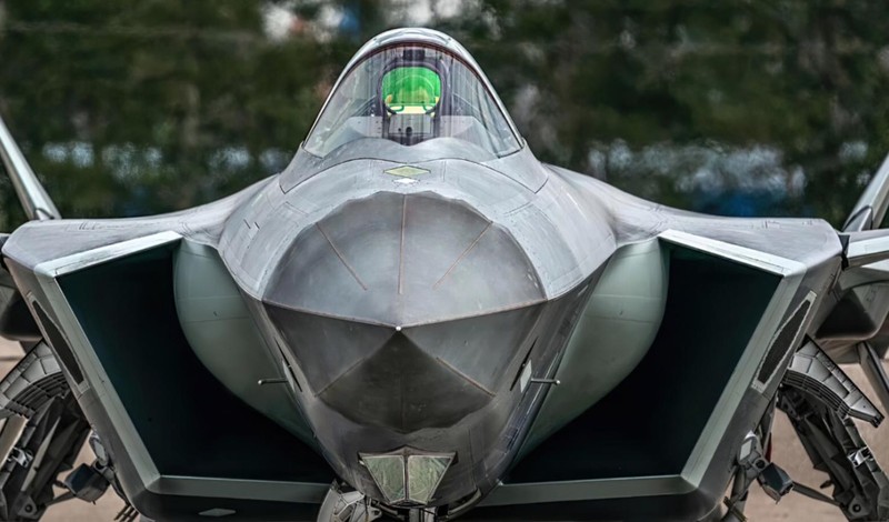 Mẫu chiến đấu cơ tàng hình J-20 của Trung Quốc (Ảnh: Handout)