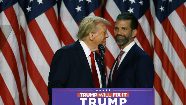 Tổng thống Mỹ Donald Trump và con trai Donald Trump Jr. Ảnh: Getty.