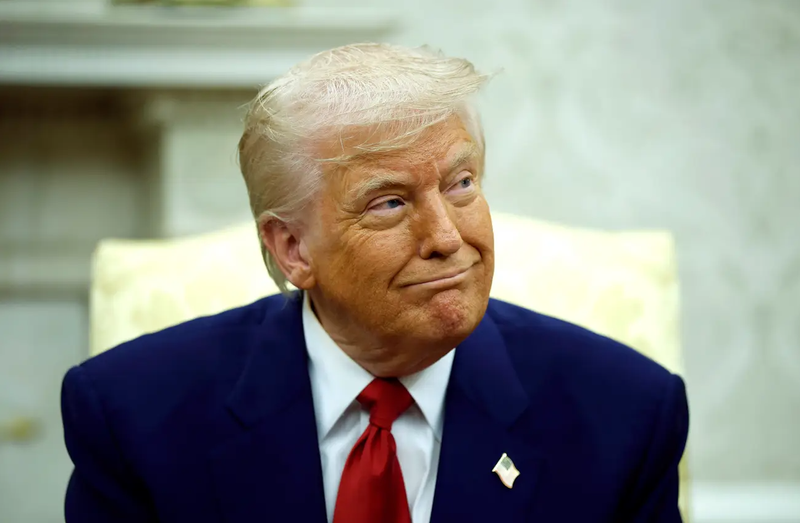 Tổng thống Donald Trump đột ngột dừng áp dụng thuế quan sâu rộng, khiến thị trường chứng khoán tăng giá trong hôm 10/4. Ảnh: Getty.