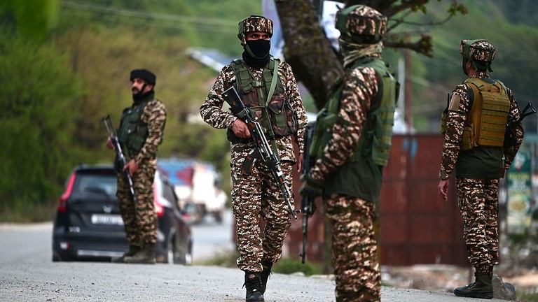 Binh lính Ấn Độ ở Pahalgam, Kashmir vào ngày 22/4. Ảnh: Hindustan Times.