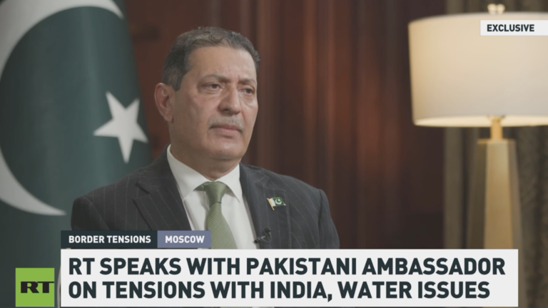 Đại sứ Pakistan cảnh báo sử dụng vũ khí hạt nhân nếu bị Ấn Độ tấn công. Ảnh: RT.