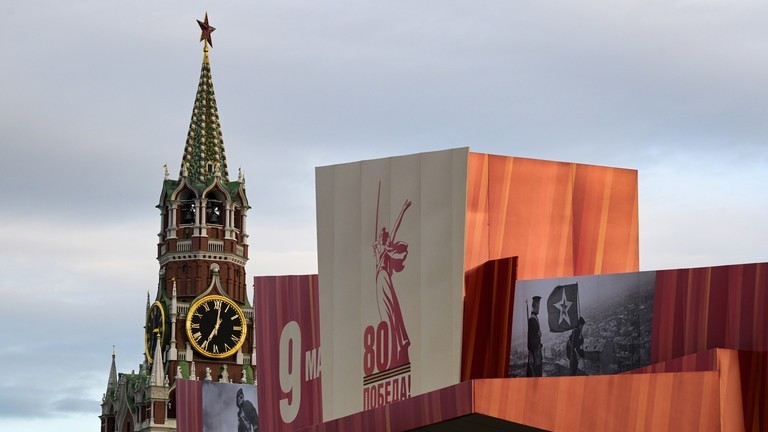 Quảng trường Đỏ ở Moscow, Nga được trang trí hoành tráng nhân Ngày Chiến thắng thắng. Ảnh: Sputnik.