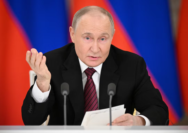 Tổng thống Nga Vladimir Putin phát biểu trước giới truyền thông tại Điện Kremlin ở Moscow, ngày 11/5. Ảnh: Reuters.