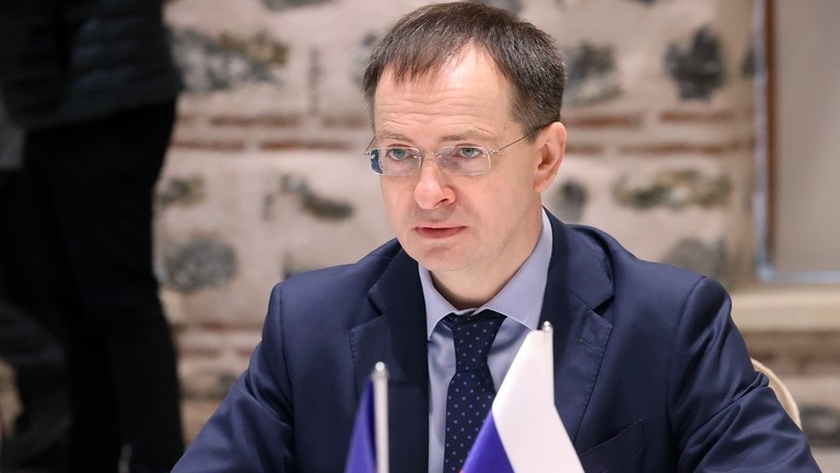 Ông Vladimir Medinsky trong bức ảnh chụp cuộc đàm phán giữa Nga và Ukraine tại Istanbul vào ngày 29/3/2022. Ảnh: Sputnik.