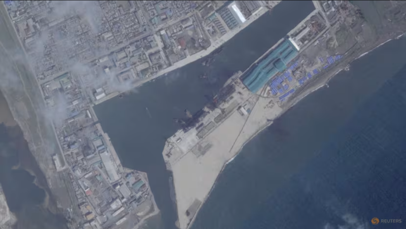 Hình ảnh vệ tinh cho thấy xưởng đóng tàu của Triều Tiên trước vụ tai nạn hạ thủy tàu chiến, tại Chongjin, Triều Tiên vào ngày 20/5. Ảnh: Reuters.