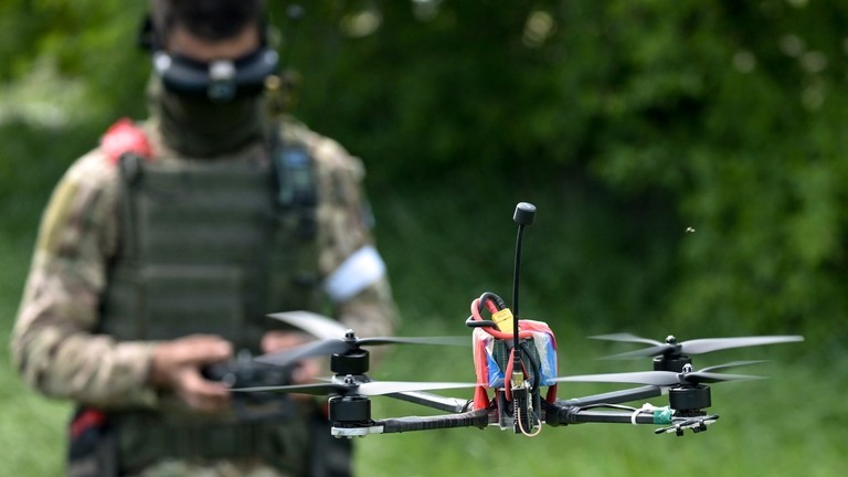 Tổng thống Donald Trump cho rằng drone đang làm thay đổi diện mạo chiến tranh hiện đại. Ảnh: Sputnik.