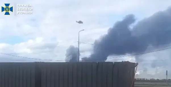 Một máy bay không người lái của Ukraine cất cánh từ một chiếc xe tải ở Nga trong cuộc tấn công vào các căn cứ không quân của Nga vào ngày 1/6. ảnh: SBU.