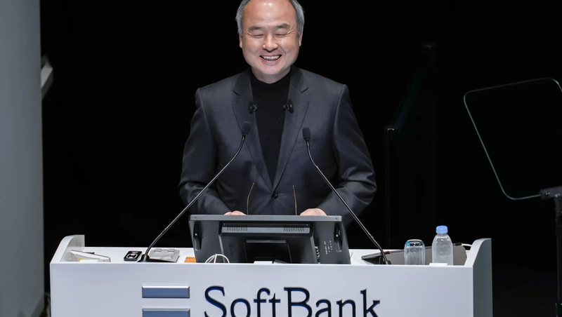 Masayoshi Son, chủ tịch kiêm giám đốc điều hành của SoftBank Group Corp., phát biểu trong cuộc họp đại hội đồng thường niên của công ty tại Tokyo, Nhật Bản, ngày 27/6. Ảnh: Bloomberg.