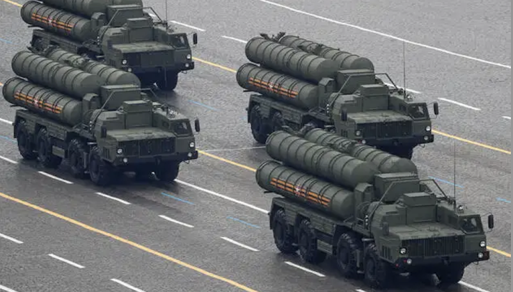 Các dàn tên lửa đất đối không thuộc hệ thống phòng không S-400 của Nga. Ảnh: MW.