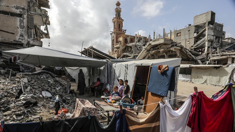 Người dân Palestine phải di dời ở khu vực Al Mawasi thuộc Rafah, Gaza. Ảnh: Anadolu.