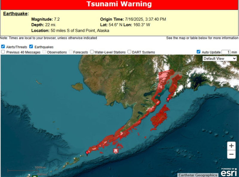 Cảnh báo sóng thần được đưa ra sau trận động đất. Ảnh: Getty.