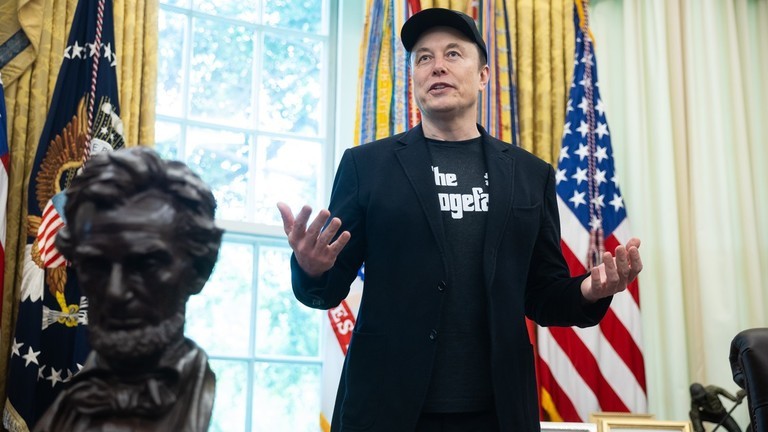 Elon Musk trong một cuộc họp báo ở Nhà Trắng. Ảnh: Getty.