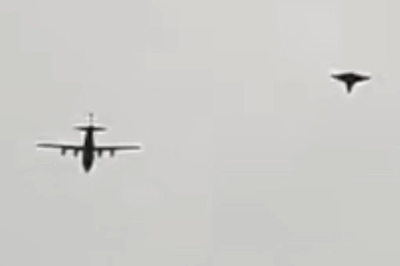 Một video mới lan truyền trên mạng cho thấy một máy bay không người lái không đuôi của Trung Quốc đang bay theo đội hình. Ảnh: Handout.