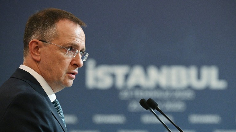 Trưởng đoàn đàm phán Nga, ông Vladimir Medinsky. Ảnh: Sputnik.