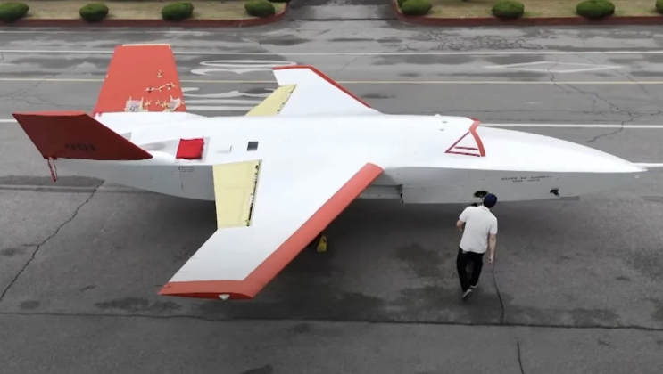 Mẫu UAV tàng hình mới được Tập đoàn Hàng không Vũ trụ Hàn Quốc cho ra mắt. Ảnh: MW.