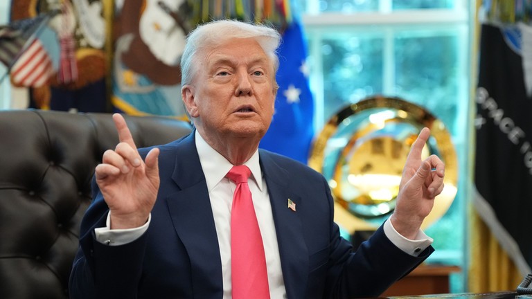 Tổng thống Mỹ Donald Trump tại Phòng Bầu dục, Washington, DC, ngày 14/8. Ảnh: Getty.