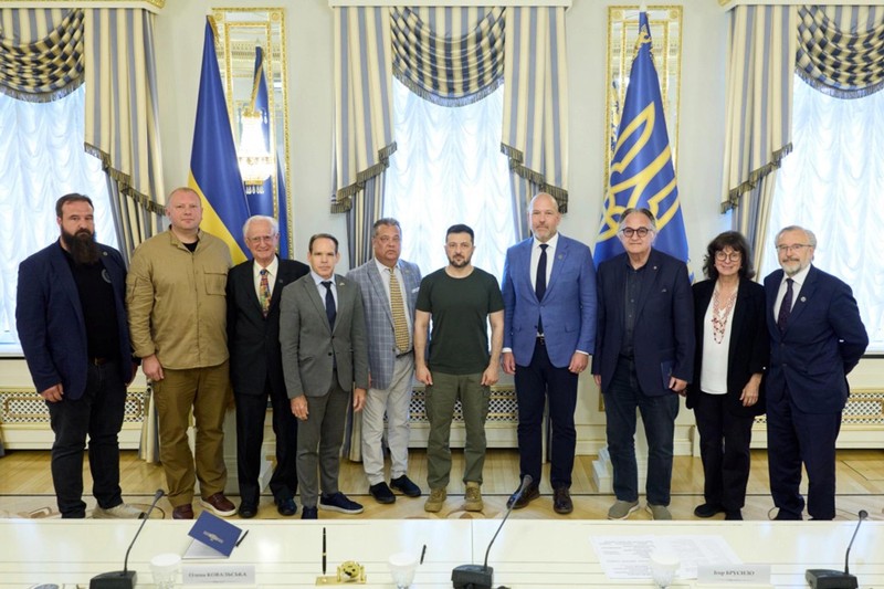 Tổng thống Ukraine Volodymyr Zelensky và lãnh đạo Đại hội Thế giới Người Ukraine. Ảnh: Kyiv Post.