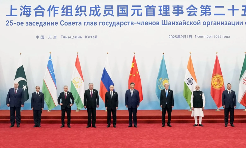 Chủ tịch Trung Quốc Tập Cận Bình cùng các nhà lãnh đạo SCO tham dự hội nghị thượng đỉnh Tổ chức Hợp tác Thượng Hải tại Thiên Tân, Trung Quốc hôm đầu tuần. Ảnh: Kyodo.