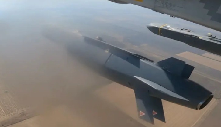 Không quân Ukraine phóng tên lửa hành trình Storm Shadow. Ảnh: MW.