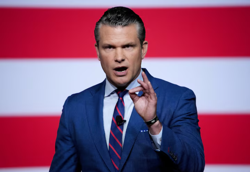Bộ trưởng Quốc phòng Mỹ Pete Hegseth phát biểu với các nhà lãnh đạo quân sự cấp cao tại Căn cứ Thủy quân Lục chiến Quantico ở Quantico, Virginia, Mỹ ngày 30/9. Ảnh: Reuters.
