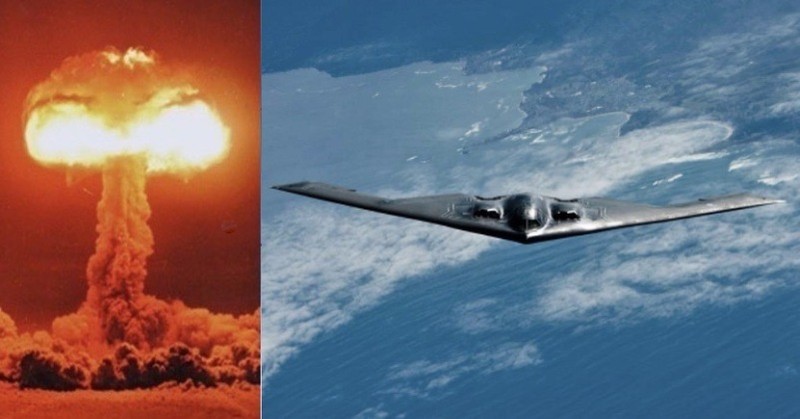 Hình ảnh một vụ nổ hạt nhân và máy bay ném bom B-2 của Mỹ. Ảnh: MW.
