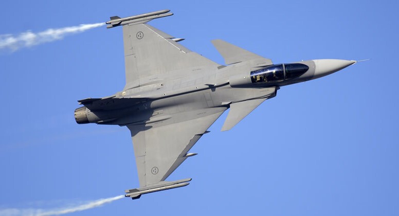 Chạm trán nguy hiểm Gripen Thụy Điển chặn oanh tạc cơ Tu-22M3 Nga mang vũ khí siêu thanh 3.jpg