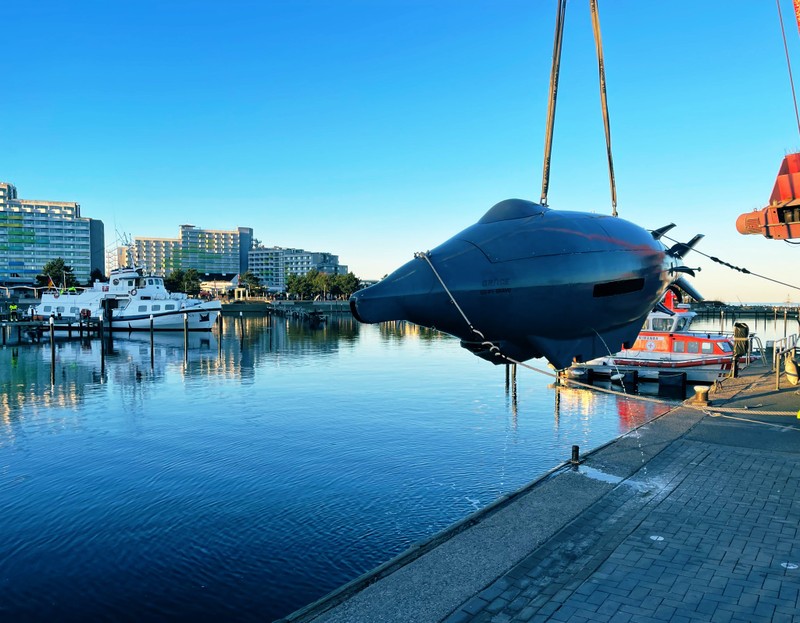 Hé lộ robot cá mập dự định tuần tra 1,3 triệu km cáp ngầm và theo dõi hạm đội bóng tối.jfif