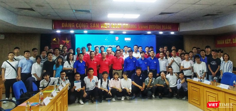 Sự kiện khởi động cuộc thi “Công nghệ Trí tuệ Canon Chie-Tech” với sự tham gia của các cán bộ Trung ương Đoàn, chuyên gia công nghệ, giảng viên và sinh viên các trường khối kỹ thuật tại miền Bắc.