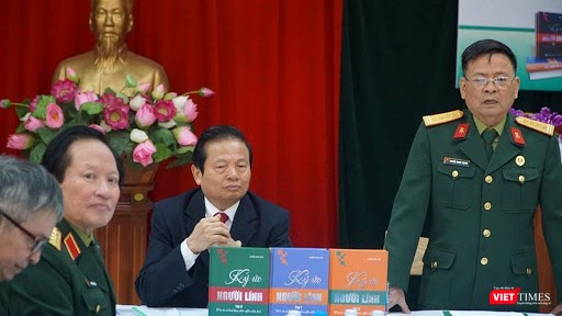 Ban Chỉ đạo tại Hội nghị báo cáo kết quả triển khai công trình sách “Ký ức người lính” cuối năm 2018.