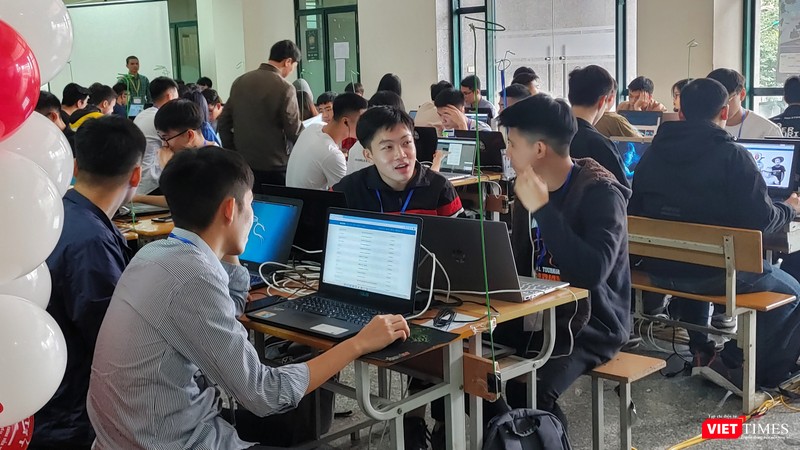 29 đội tại khu vực Hà Nội tập trung thi vòng Sơ khảo tại trường Đại học Công nghệ Bưu chính Viễn thông.