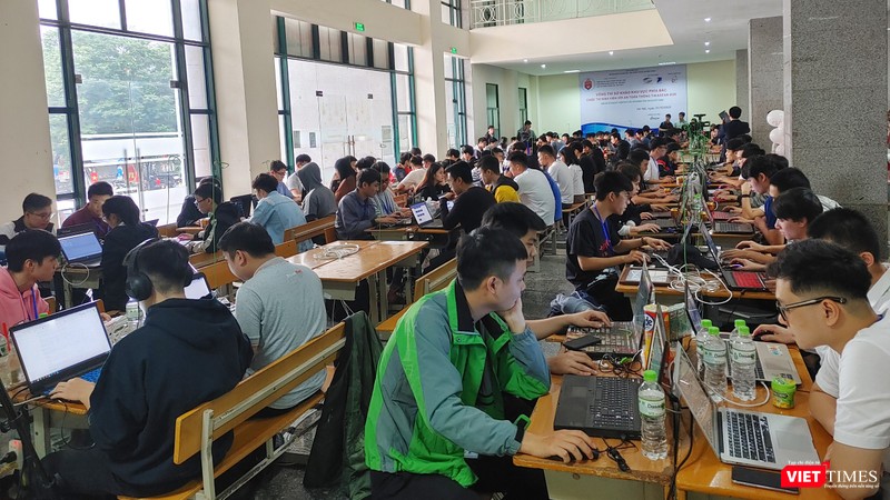 29 đội tại khu vực Hà Nội tập trung thi vòng Sơ khảo tại trường Đại học Công nghệ Bưu chính Viễn thông.