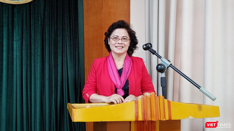 Bà Lê Thị Khánh Vân - Phó Chủ tịch Hội Nữ trí thức Việt Nam, Giám đốc Trung tâm Ứng dụng KHCN và Khởi nghiệp. Bà Lê Thị Khánh Vân - Phó Chủ tịch Hội Nữ trí thức Việt Nam, Giám đốc Trung tâm Ứng dụng KHCN và Khởi nghiệp.