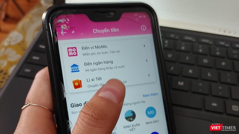 Các ví điện tử mở tính năng lì xì với nhiều chương trình khuyến mãi. Các ví điện tử mở tính năng lì xì với nhiều chương trình khuyến mãi.