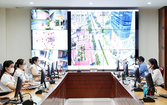 Bộ phận trực, tiếp nhận và xử lý thông tin phản ánh về dịch Covid-19 của Sở TT&TT. Ảnh: Cổng TTĐT Hà Nội. Bộ phận trực, tiếp nhận và xử lý thông tin phản ánh về dịch Covid-19 của Sở TT&TT. Ảnh: Cổng TTĐT Hà Nội.