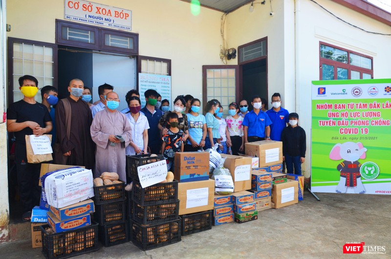 Người mù và trẻ khuyết tật càng sống khó khăn hơn vì dịch covid 19 Người mù và trẻ khuyết tật càng sống khó khăn hơn vì dịch covid 19