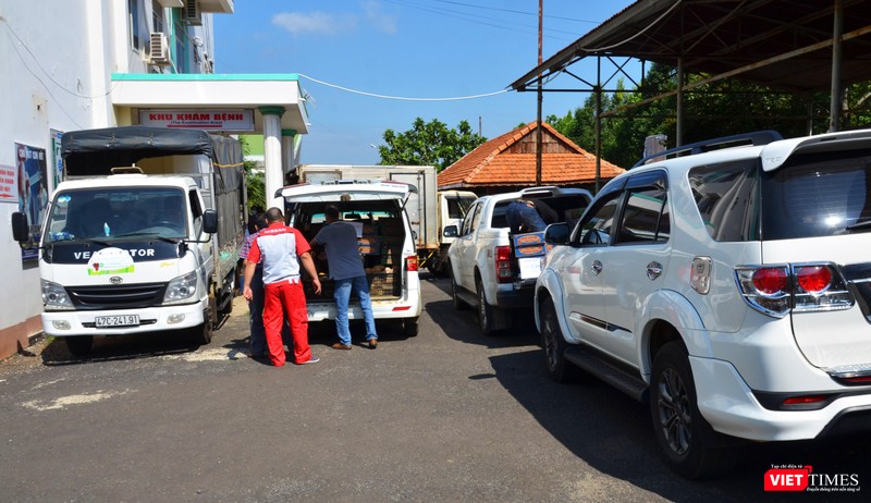 Đoàn xe chở quà đến Bệnh viện Lao Phổi Đắk Lắk Đoàn xe chở quà đến Bệnh viện Lao Phổi Đắk Lắk